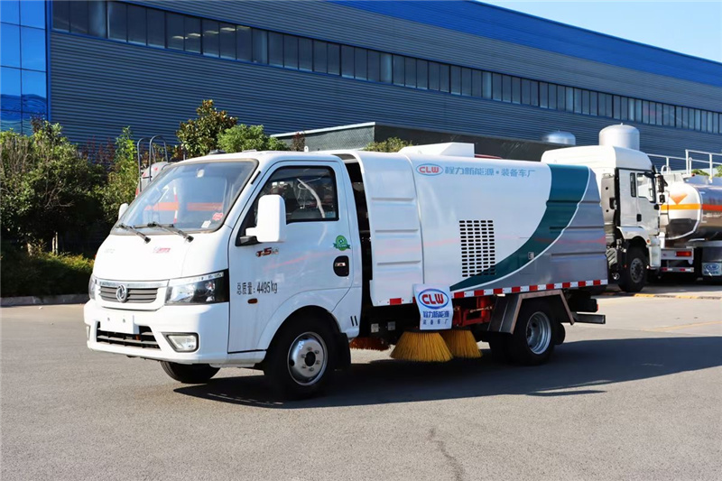 每天一款財富車型推薦?：純電動?xùn)|風(fēng)途逸掃路車進(jìn)一步演變成為智能化多功能型掃路車