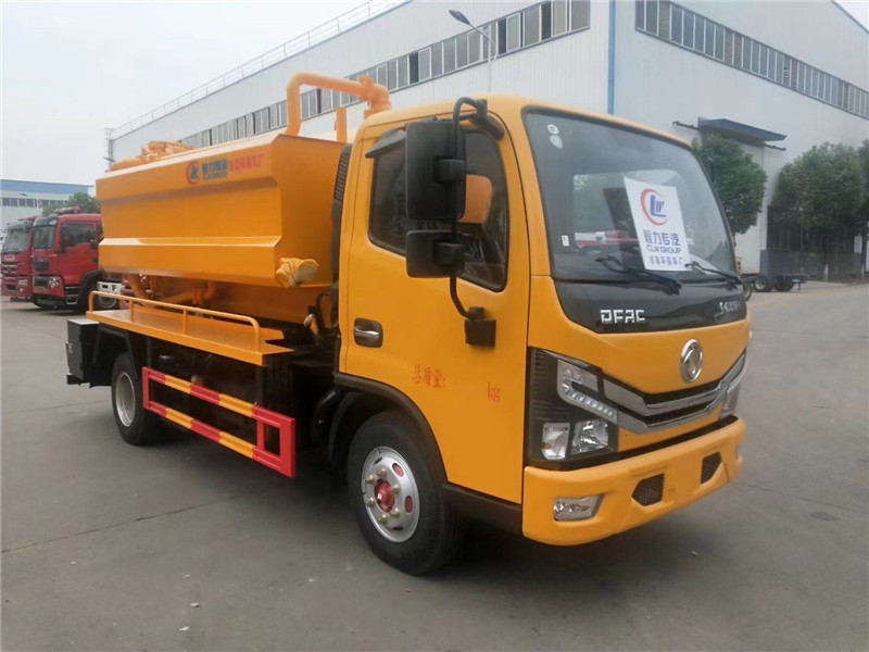 東風(fēng)多利卡高壓清洗吸污車結(jié)合高壓清洗車和吸污車的功能于一身