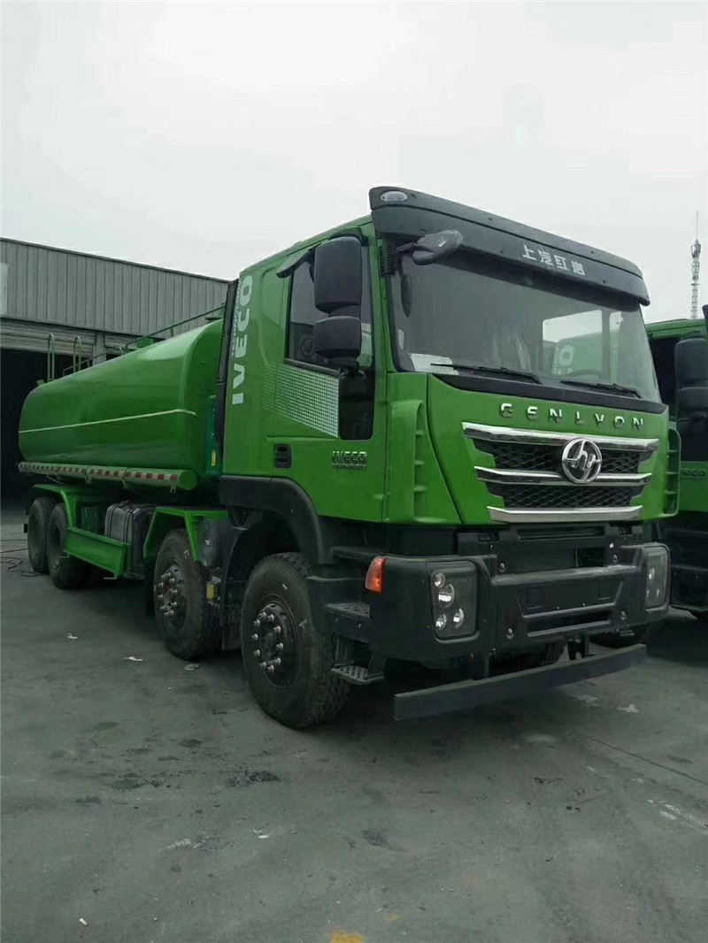 東風柳汽國六清洗吸污車罐內設有防浪隔板，有效減輕罐體晃動