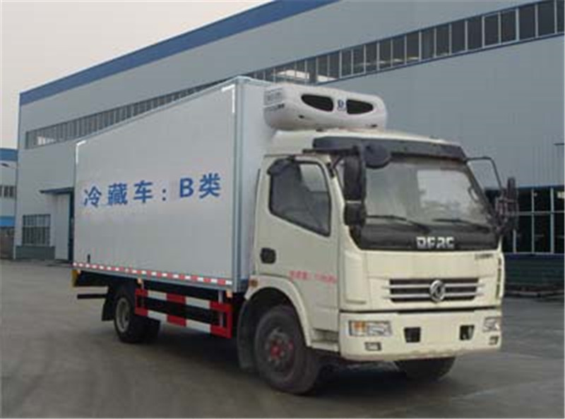 重汽4.2米豪沃冷藏車(chē)配備8cm高密度聚氨酯保溫