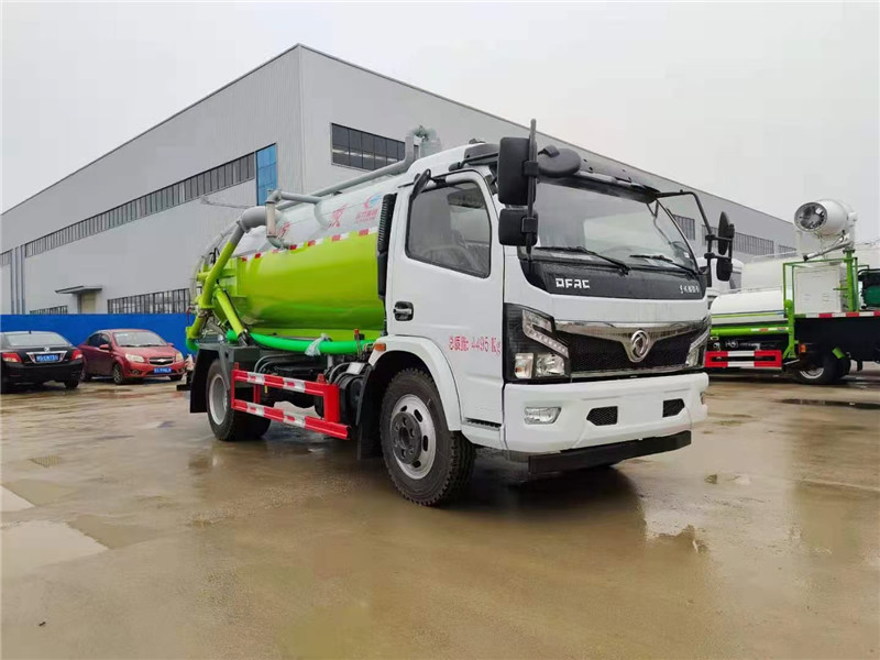 聯(lián)合高壓清洗車(chē)和吸污車(chē)的功能與一體的東風(fēng)多利卡清洗吸污車(chē)