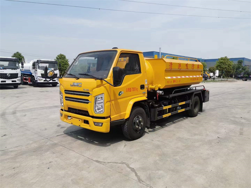 國慶鉅惠：江鈴順達清洗吸污車解決小區地下室進水和下水井冒臟水的問題