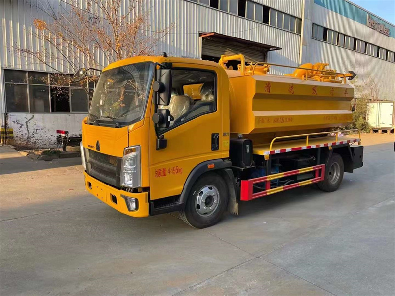藍牌重汽豪沃輕卡清洗吸污車