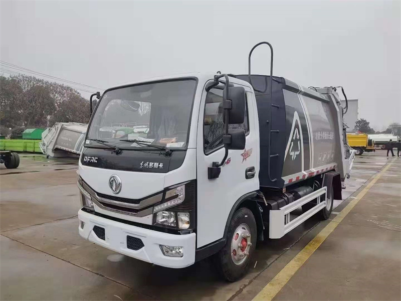 東風(fēng)多利卡7方后裝壓縮式垃圾車(chē)