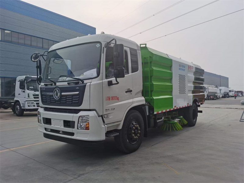 國(guó)六東風(fēng)12方天錦掃路車