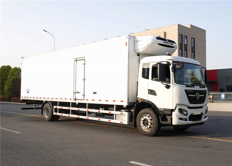 國六東風天錦9.6米冷藏車