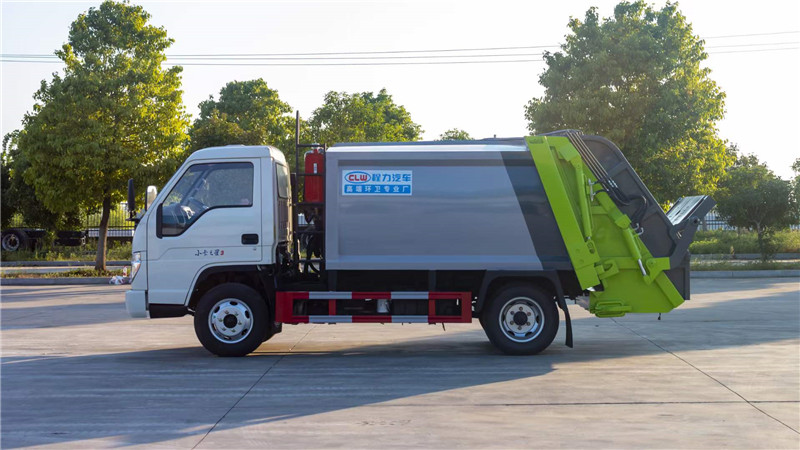 程力4.5方壓縮垃圾車(chē)