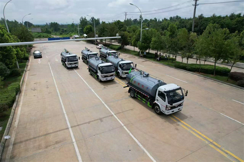 東風(fēng)福瑞卡9方吸糞車批量發(fā)往山西