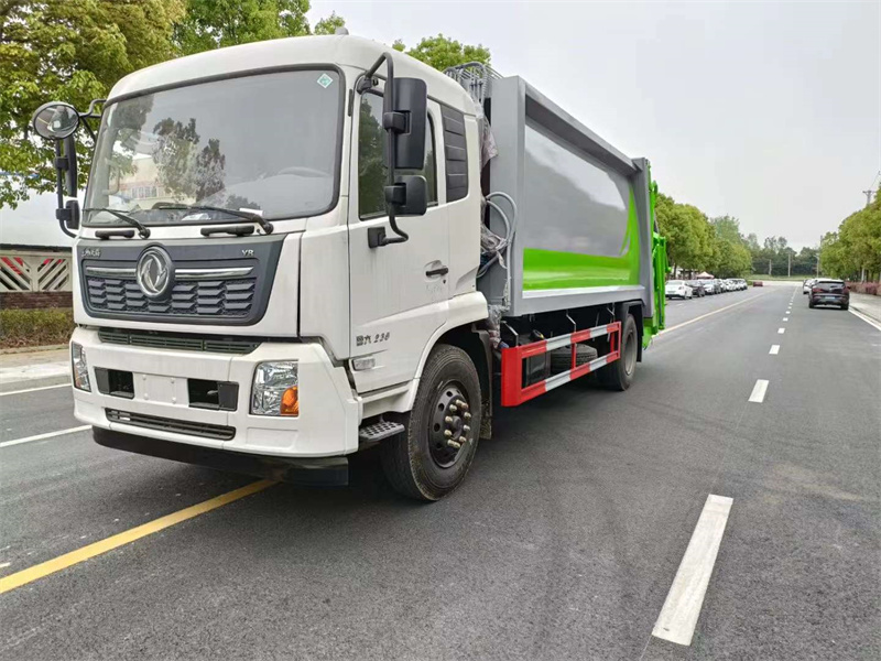 18方程力壓縮垃圾車(chē)廠家