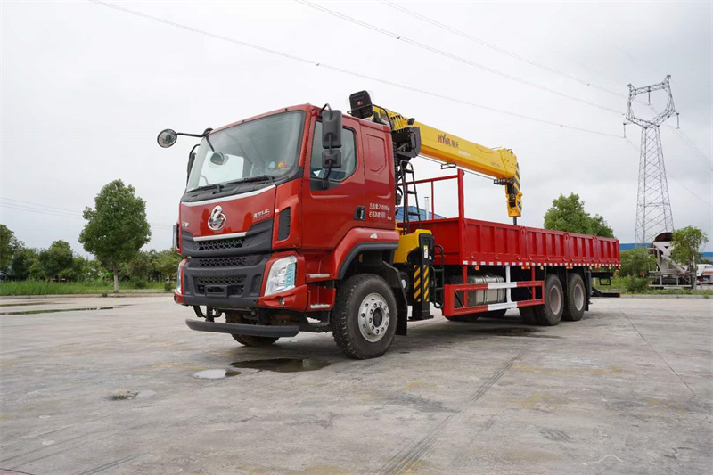 東風柳汽隨車吊